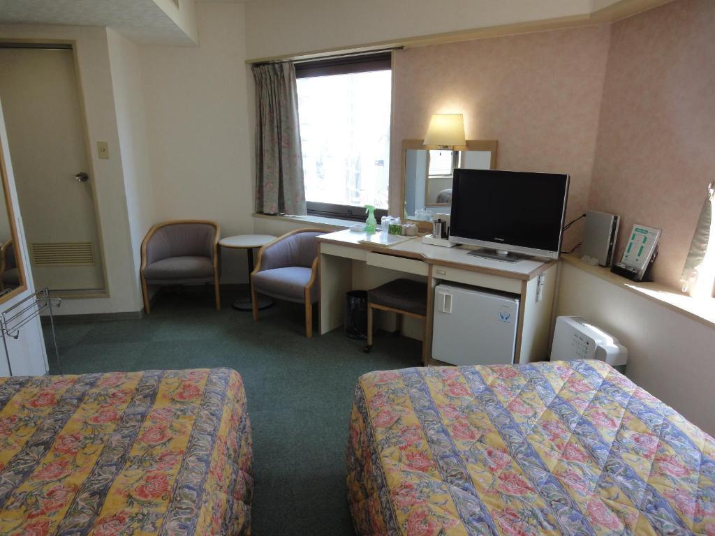 Hiroshima Rich Hotel Buitenkant foto